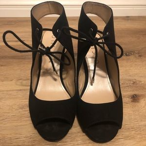 Unisa “Marris” Black Peep-Toe Sandal (7.5 M)